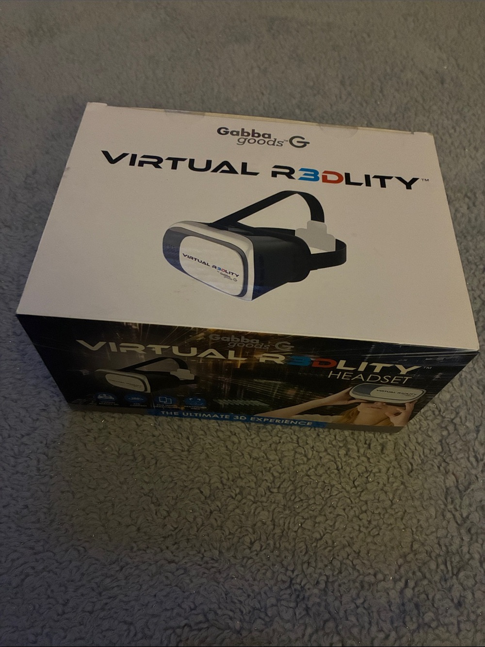 Virtual Reality Headset - Black and White